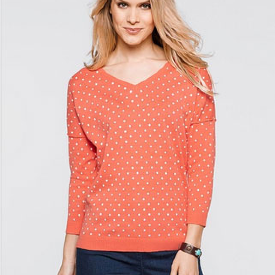 Pulover tricotat cu buline