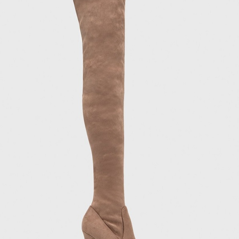 Cizme lungi peste genunchi semnate Steve Madden, cu toc cui, într-o superbă nuanță de maro nude 