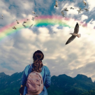 Ghiozdane mici pentru plimbări mari: 7 modele cu 'lipici'