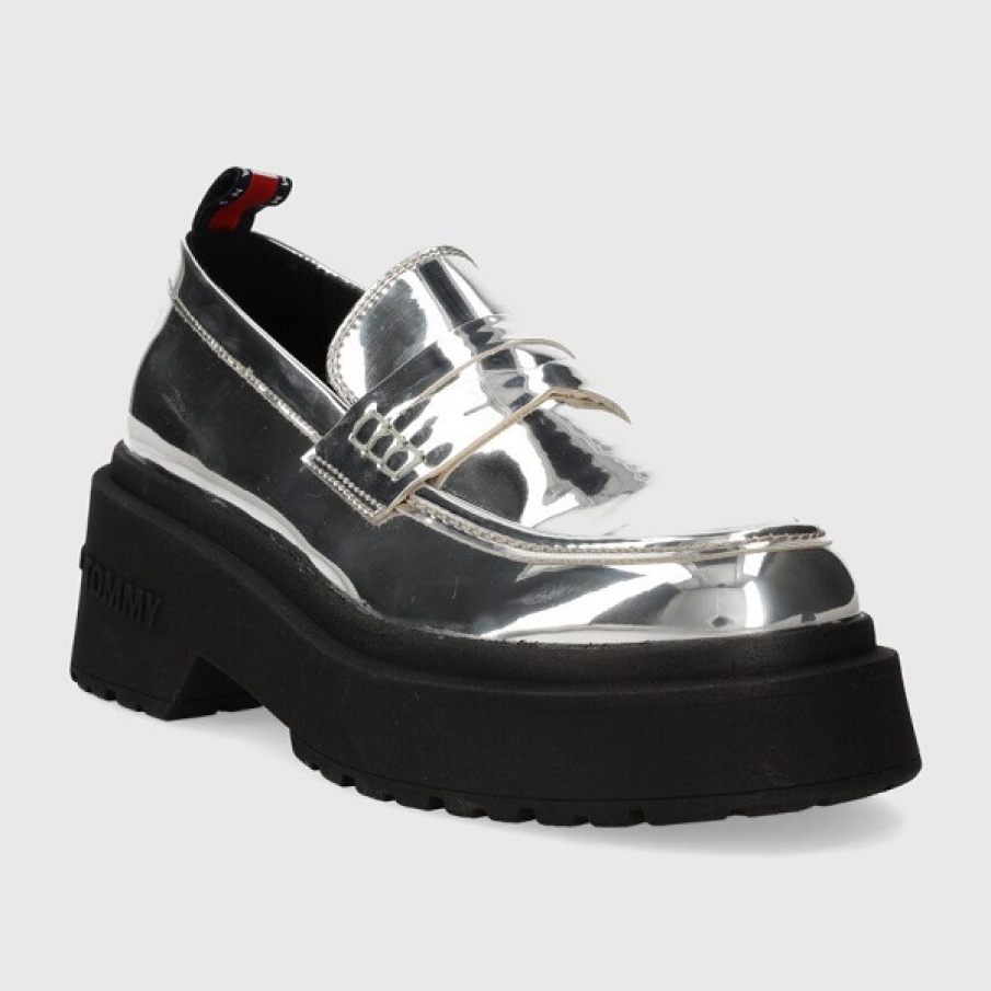 Pantofi tip loafers din colecția Tommy Jeans, cu aspect metalizat, confecționati din imitație de piele lăcuită