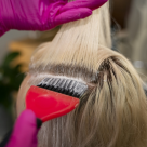 Ghid esențial pentru femeile care își vopsesc părul: Culori în trend și secrete de îngrijire în 2025