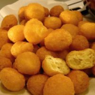 Snacks-uri cu cascaval si ou