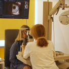 Nu mai vrei să mai porți ochelari sau lentile de contact? Află ce înseamnă chirurgia refractivă!