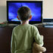 Copilul tau se uita prea mult timp la televizor?