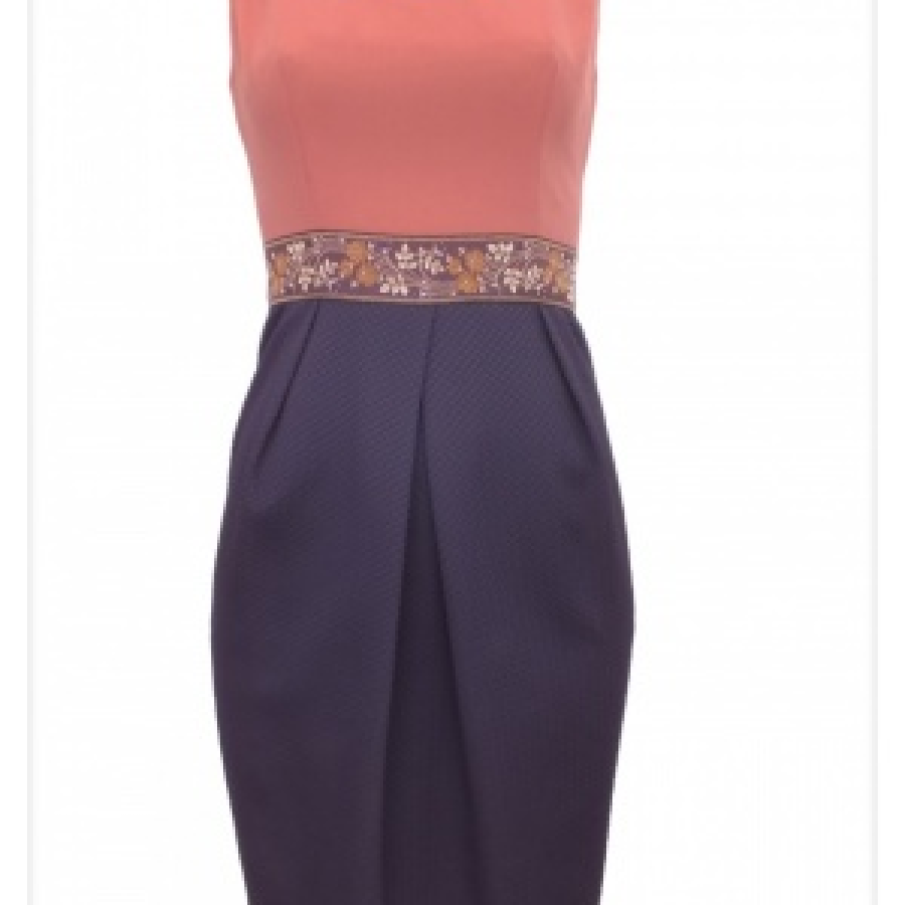 Rochie in contrast cromatic