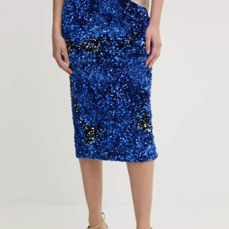 Paietele devin norma în ținutele de zi ale verii 2025: 10 piese vestimentare cu paiete 