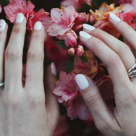 Cum poți realiza o manichiură cu ojă semipermanentă acasă?