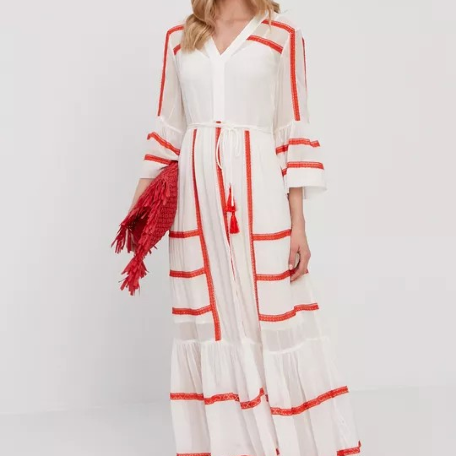 Rochie din colecția Twinset. Model în cloș confecționat din pânză