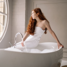 Arta băii ritualice: ghid pentru a transforma dușul zilnic într-o experiență de spa