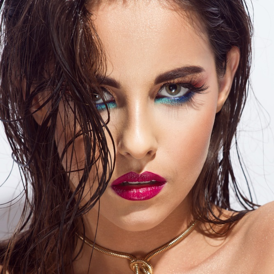 Wet look: machiaj de vara fancy si indraznet 