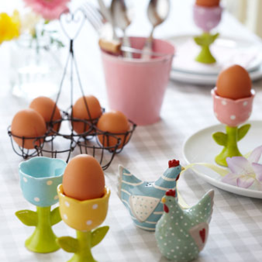 Suporturi pentru oua, vesele