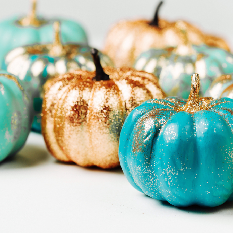 Idee pentru Dovleacul de Halloween - Dovleac cu sclipici