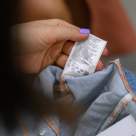 Ai grijă de ce ai deja: 10 trucuri care prelungesc viața hainelor tale