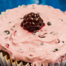 Briose cu crema de branza si mure