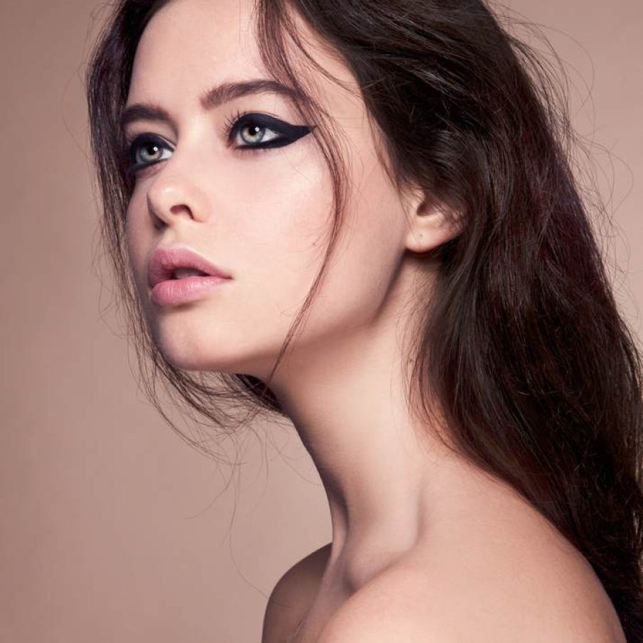 Pleope cu dungi de tus foarte groase pentru un look dramatic si sexy 