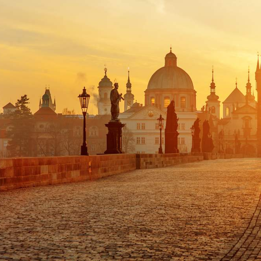 Rasarit in Praga