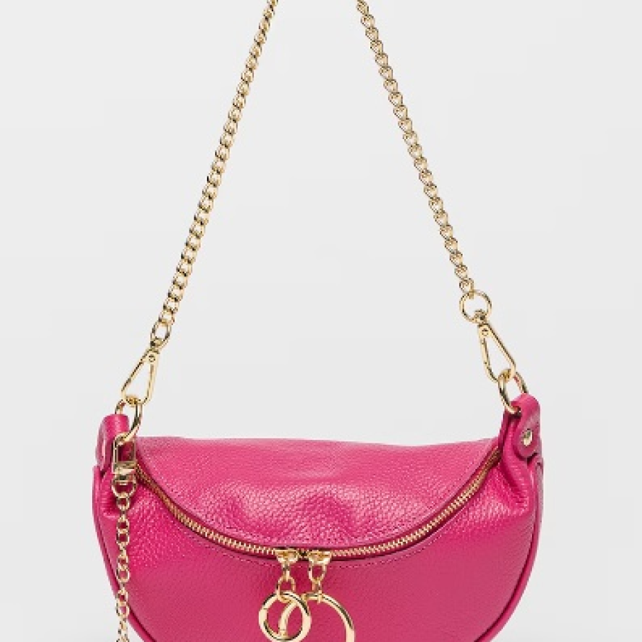 Geantă roz fucsia Chiara Canotti, model crossbody. Este confecționată din piele și are accesoriu logo detașabil