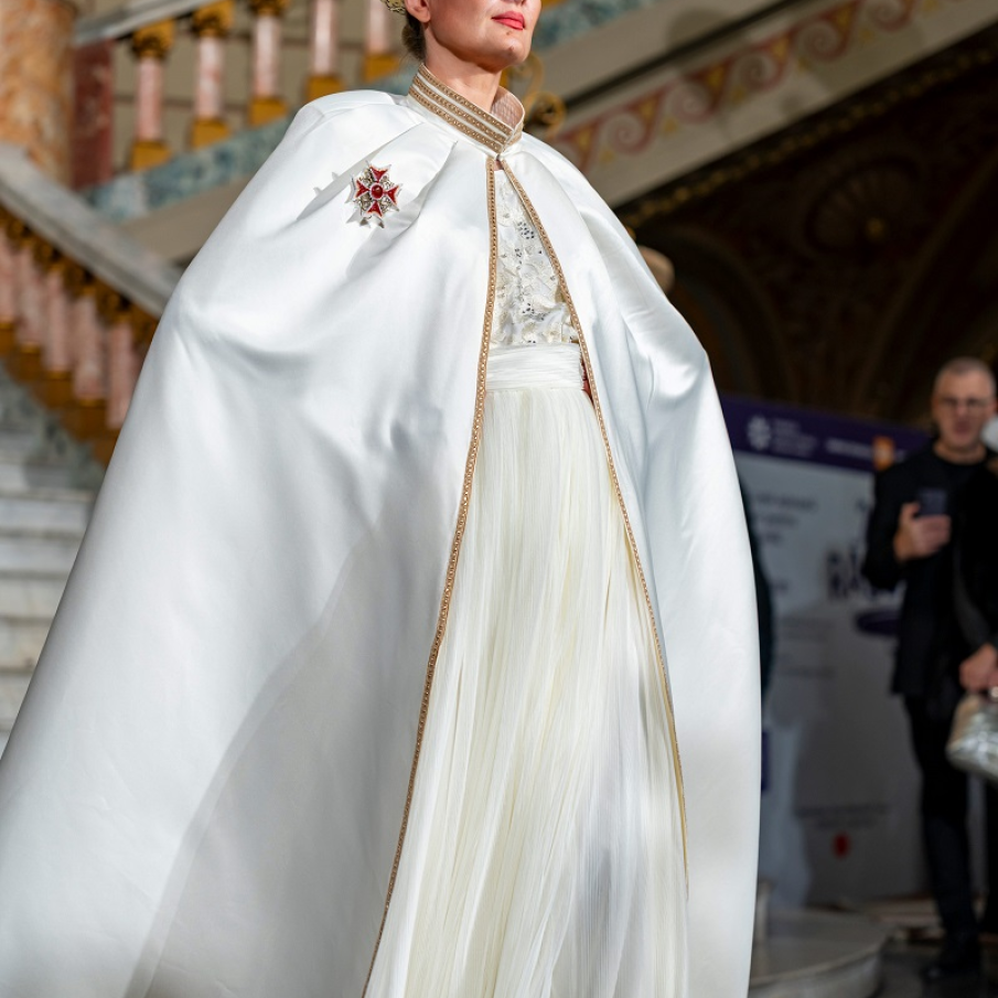 CHIPURILE MARIEI, REGINA ROMÂNIEI