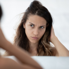 Căderea părului în rândul adolescenților: de ce apare și ce facem în acest sens?