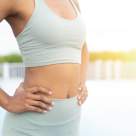 Elixirul de noapte care te ajută să obții un abdomen mai plat fără diete drastice sau ore la sală