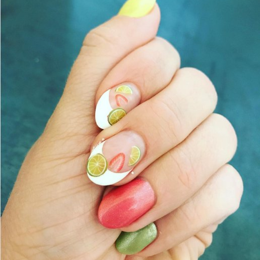 Manichiura Fructele Verii 