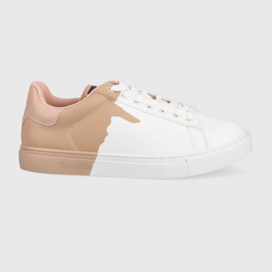 Pantofi Trussardi într-o nuanță de bej nude și alb. Dispun și de o pereche suplimentară de șireturi.