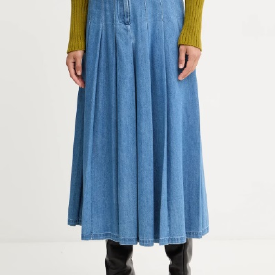 11 modele de fuste plisate și stilate, în tendințe în toamna 2025