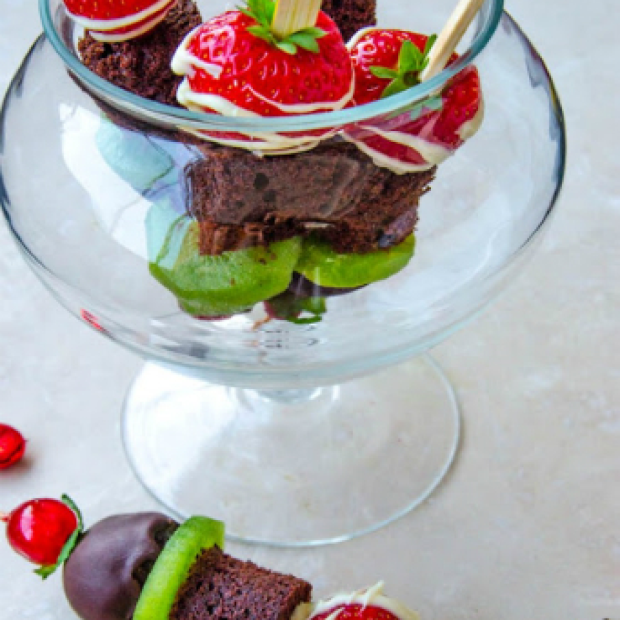 Frigarui cu ciocolata si fructe 