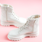 Elemente de modă atemporale: pantofii Dr. Martens pentru stil iconic