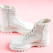 Elemente de modă atemporale: pantofii Dr. Martens pentru stil iconic