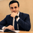 Un profesor propune asistenți de predare în clase, pentru ca sprijinul elevilor cu nevoi speciale să nu afecteze restul clasei