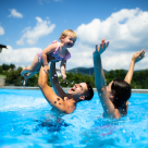 Cum te asiguri că apa piscinei tale e mereu curată