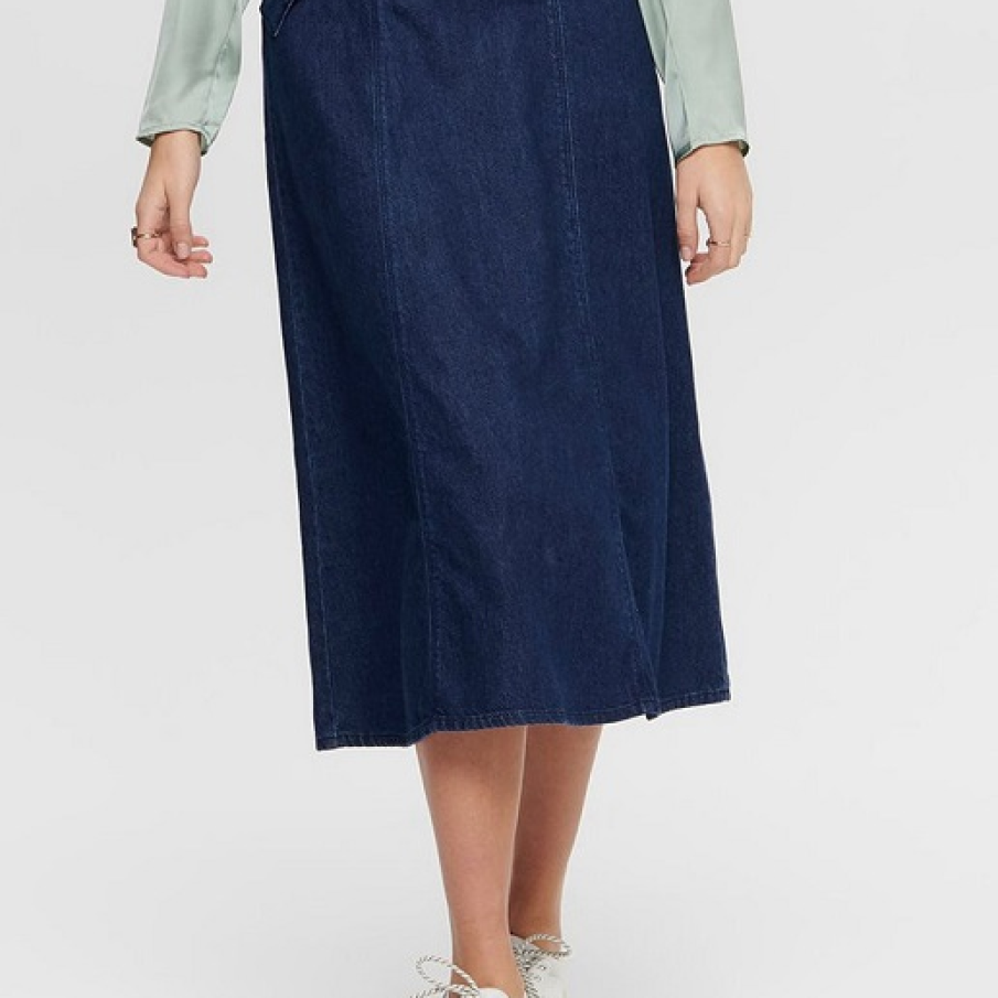 Fusta de blugi midi lejera, simpla, fara buzunare, dar cu curea 