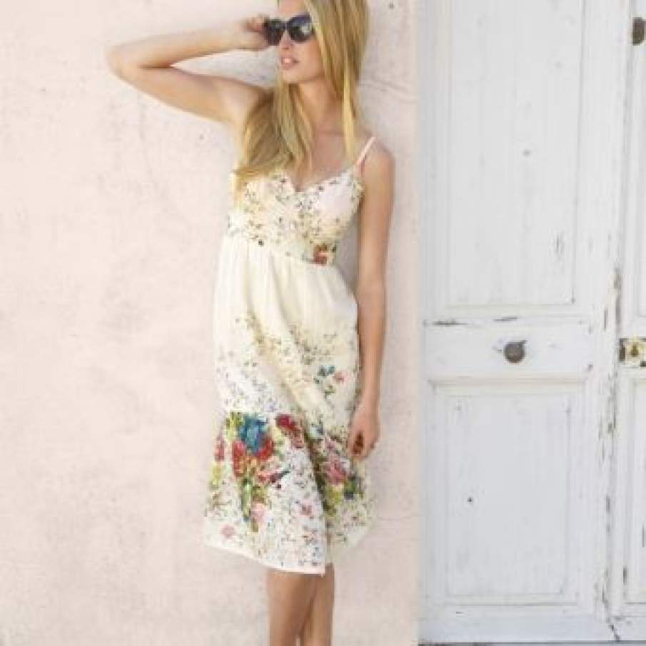 Rochie lunga cu volan