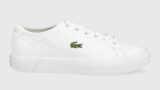 Pantofi de piele din colecția Lacoste cu talpă de gumă și brant Eco Ortholite care se adaptează la forma piciorului. 