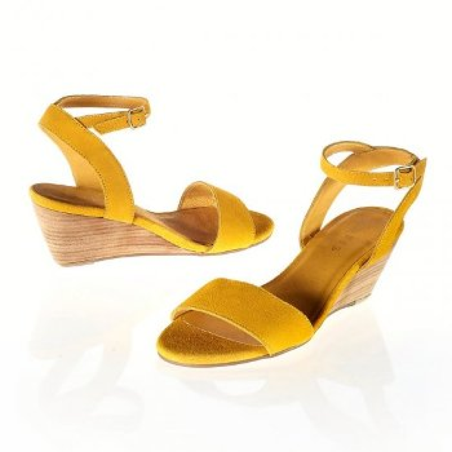 Sandale galben din piele intoarsa