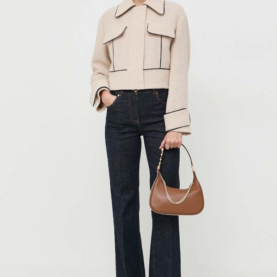 Jachetă de lână bej, de tranziție, din colecția BOSS, cu buzunare ample decorative pe piept 