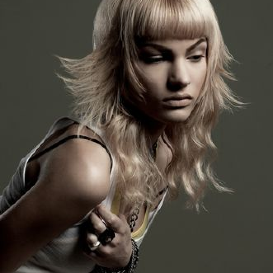 Triplu look: romantic, asimetric, drept 