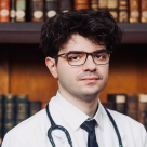Media 10 în liceu, la BAC, la admitere și la absolvire: povestea unui șef de promoție la Medicină