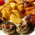 Idee de pranz: Aripioare marinate in stil thailandez cu garnituri