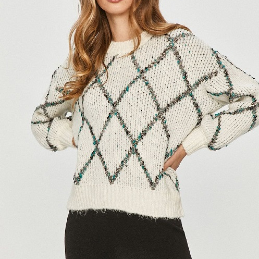 Pulover din tricot ornamentat