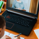 Educația în 2020: 74% dintre cadrele didactice folosesc materiale alternative pentru a preda în cadrul școlii online