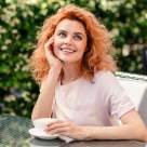 Redescoperă-ți feminitatea: 5 moduri simple prin care să te reconectezi cu tine însăți