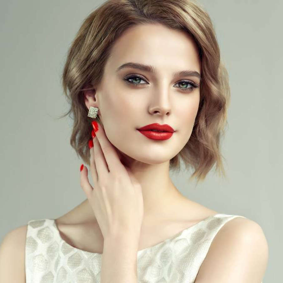 Tunsoare pentru parul scurt spre mediu 