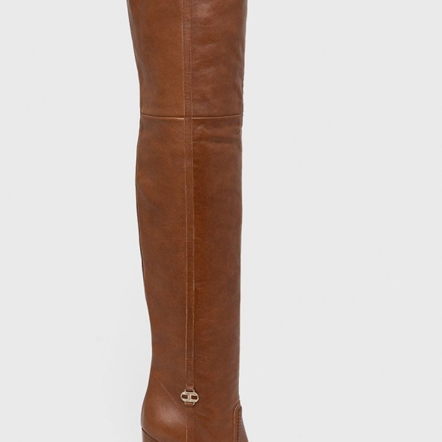 Cizme din colecția Elisabetta Franchi cu toc înalt și gros de 10 cm și înălțimea gambei de 65 cm 