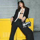 DKNY Toamnă 2025 – Lansarea campaniei de toamnă 2025 cu Hailey Bieber, icon global al stilului
