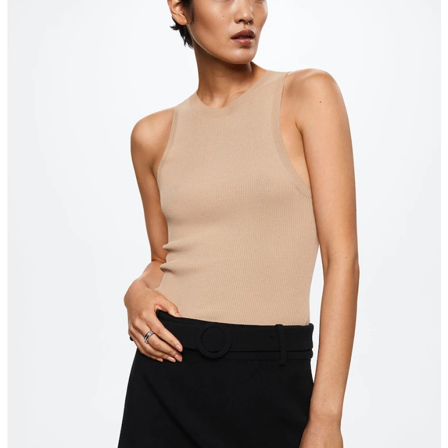 Fustă mini neagră dreaptă, simplă, de la Mango, cu o curea în talie 