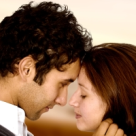 Iubirea dintre un introvertit si un extravertit in psihologie: magia contrariilor sau blestemul lor?