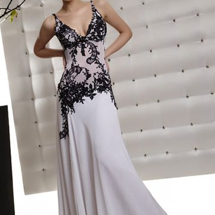 Rochie de seara lunga pentru petreceri