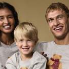 Crăciunul acesta, pregătește-te să petreci clipe speciale alături de familie și bucurați-vă împreună de momentele relaxante de acasă!